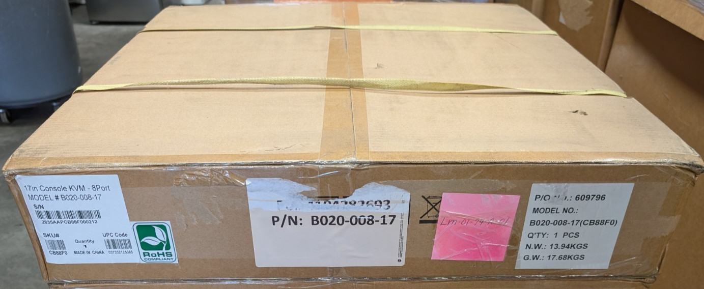 Tripp Lite B020-008-17 NetDirector 8-Port 1U Rackmount Console KVM 17" LCD NOS