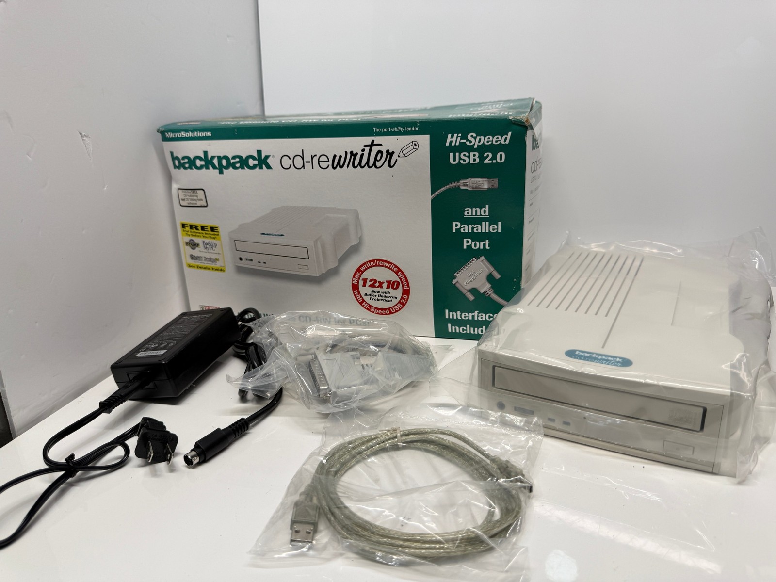 MicroSolutions backpack CD-RW Drive Burner USB 2.0 Parallel Port Vintage PC