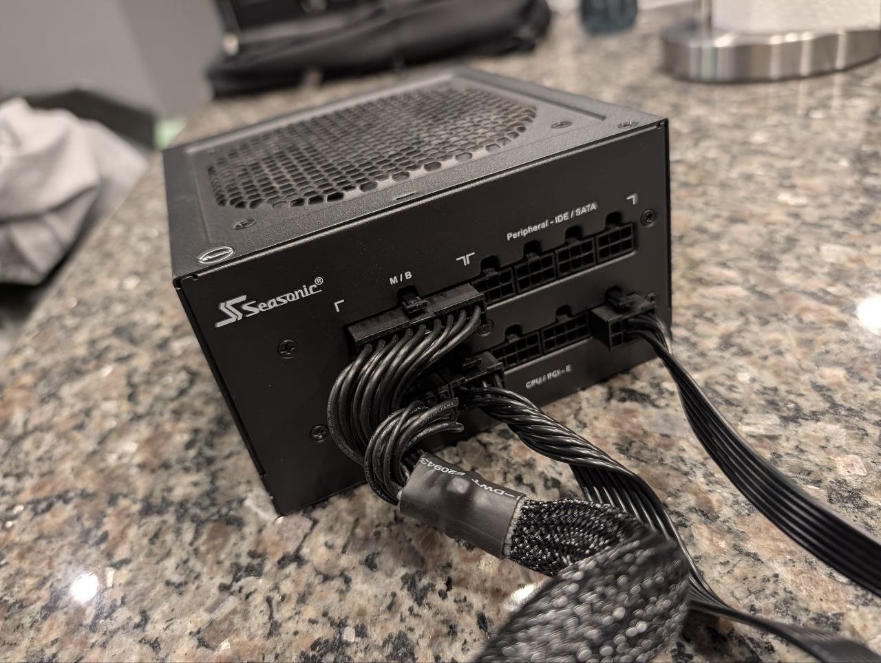 Seasonic SS-520GM2 520W 80 Plus Bronze Semi-Modular ATX Power Supply - Tested