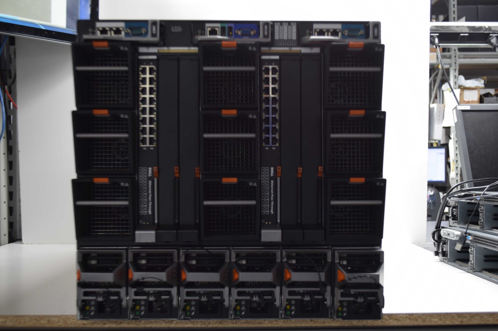 Dell PowerEdge M1000e Blade Server Chassis, 6 PSU, 9 Fans Used M6220