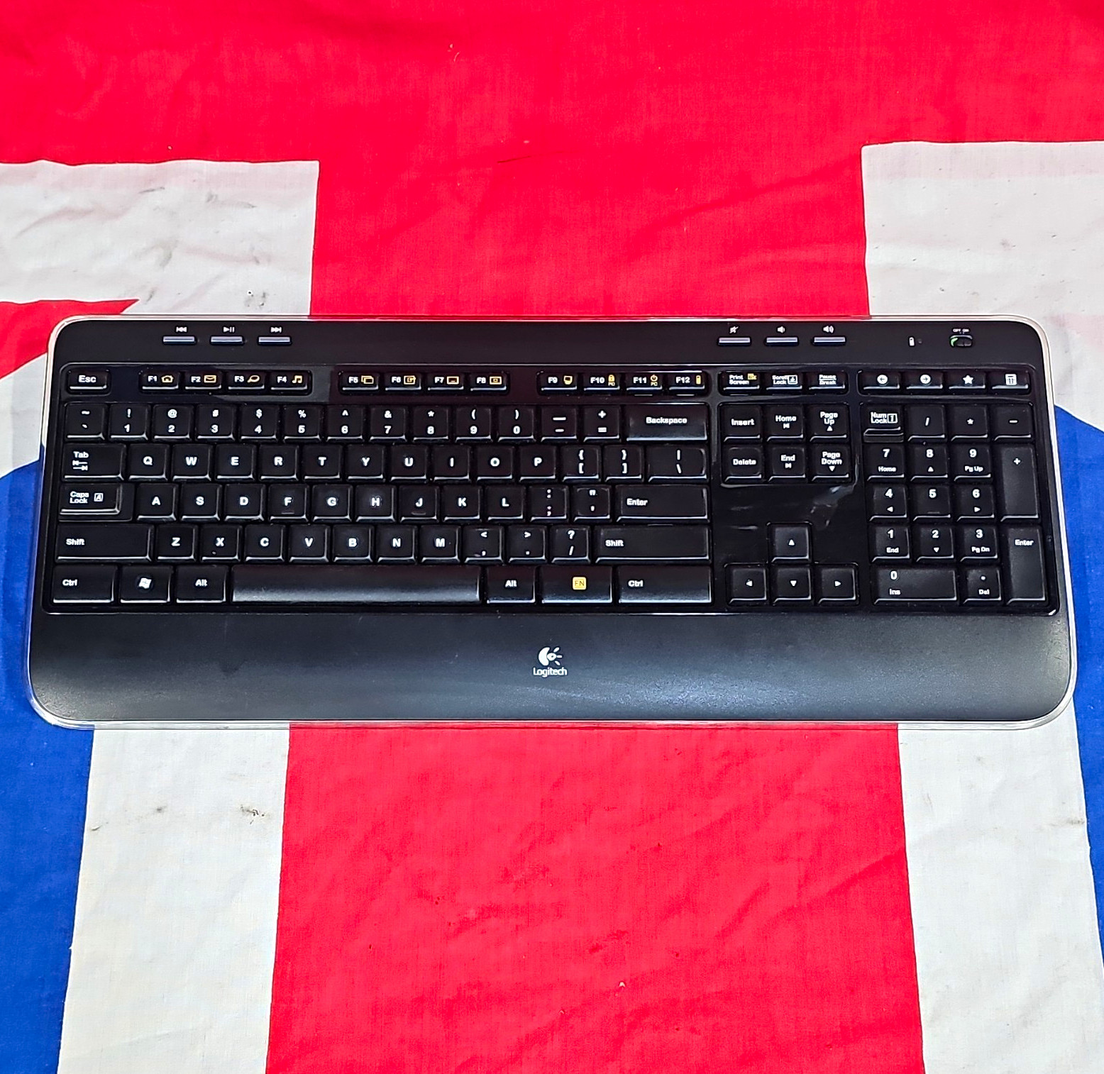 Logitech K520 Wireless Full-Size Keyboard Black QWERTY Multimedia Keys