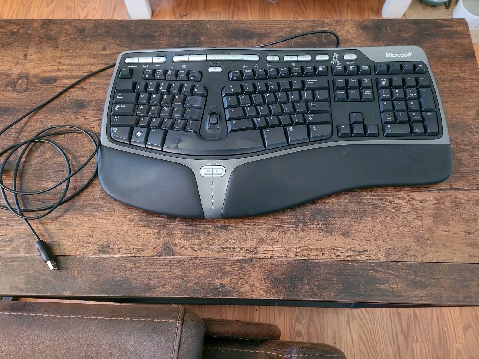 Microsoft Natural Ergonomic Keyboard 4000 v1.0 USB Wired Black/Silver KU-0462