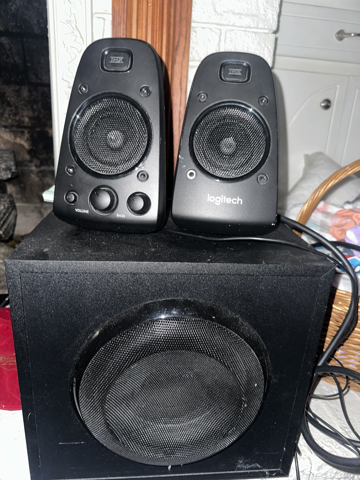 Logitech Z623 Home Speaker System 3-Piece 2.1 Channel Black 400 Watt TV Phone PC