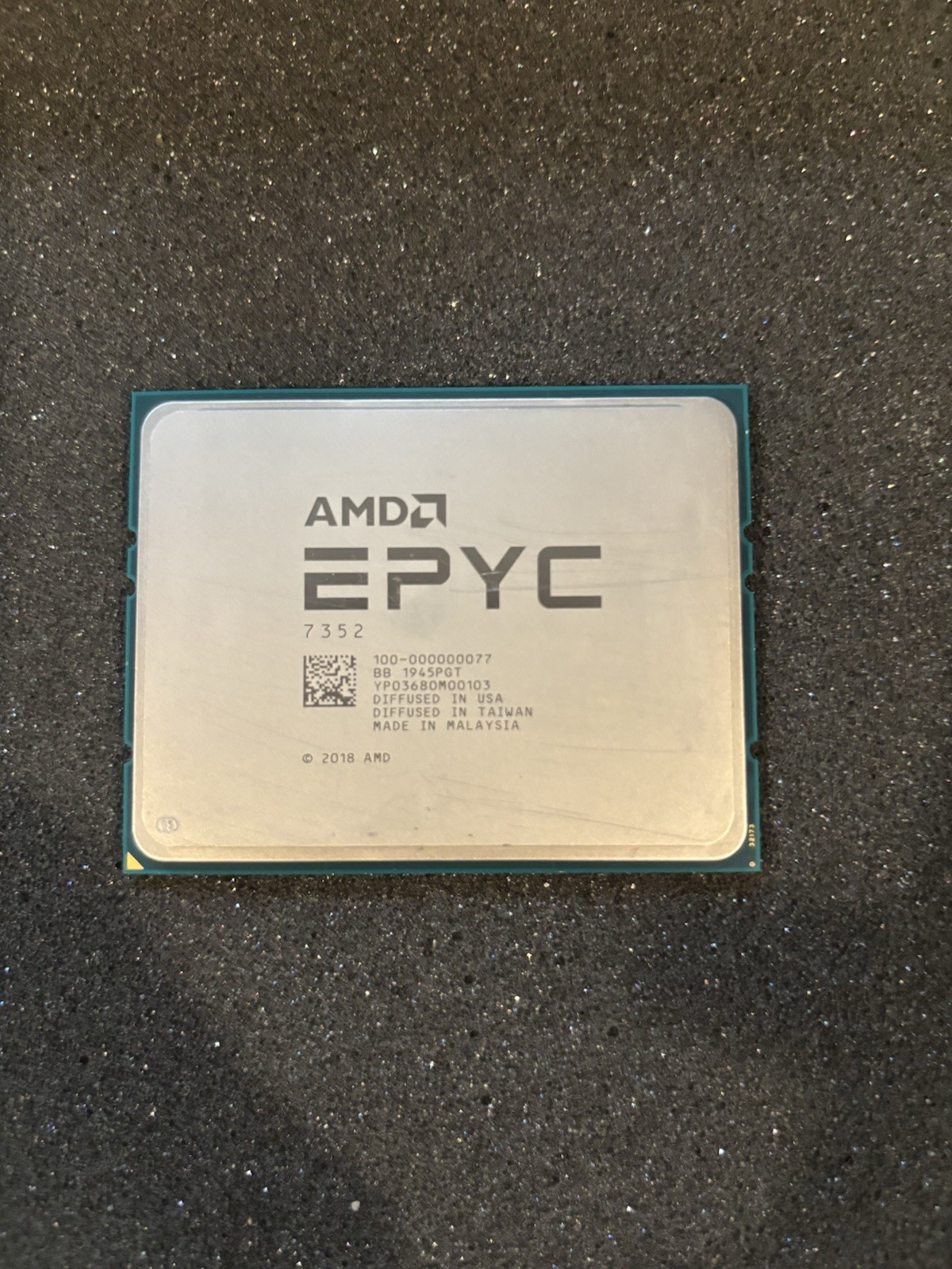 AMD Epyc 7352 Server Processor (3.2 GHz, 24 Cores, Socket SP3) Tray -...