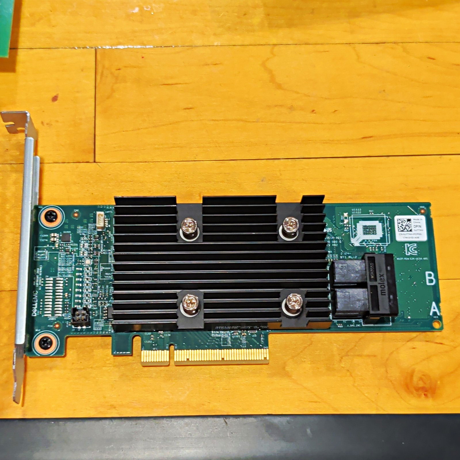 Dell EMC HBA330 PCIe 2-Port SAS-3 12Gbps Controller Card (0/1/10)