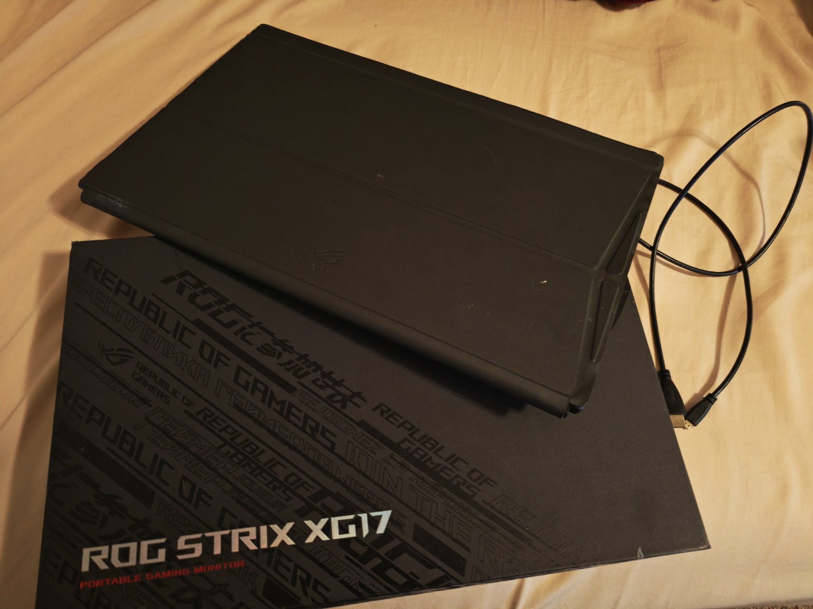 ASUS ROG Strix XG17AHP 17.3" FHD IPS Portable Gaming Monitor 240Hz HDMI USB-C