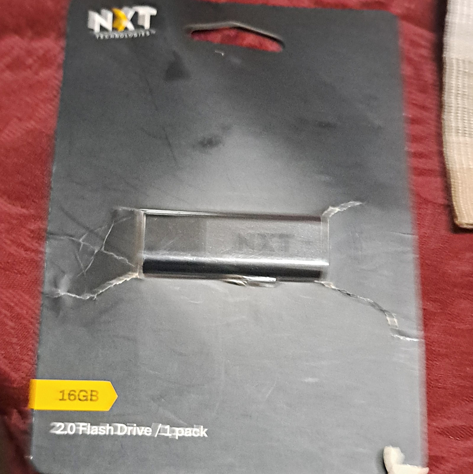 NXT Technologies 16GB USB 2.0 Retractable Flash Drive w/ LED Light Black NX27988