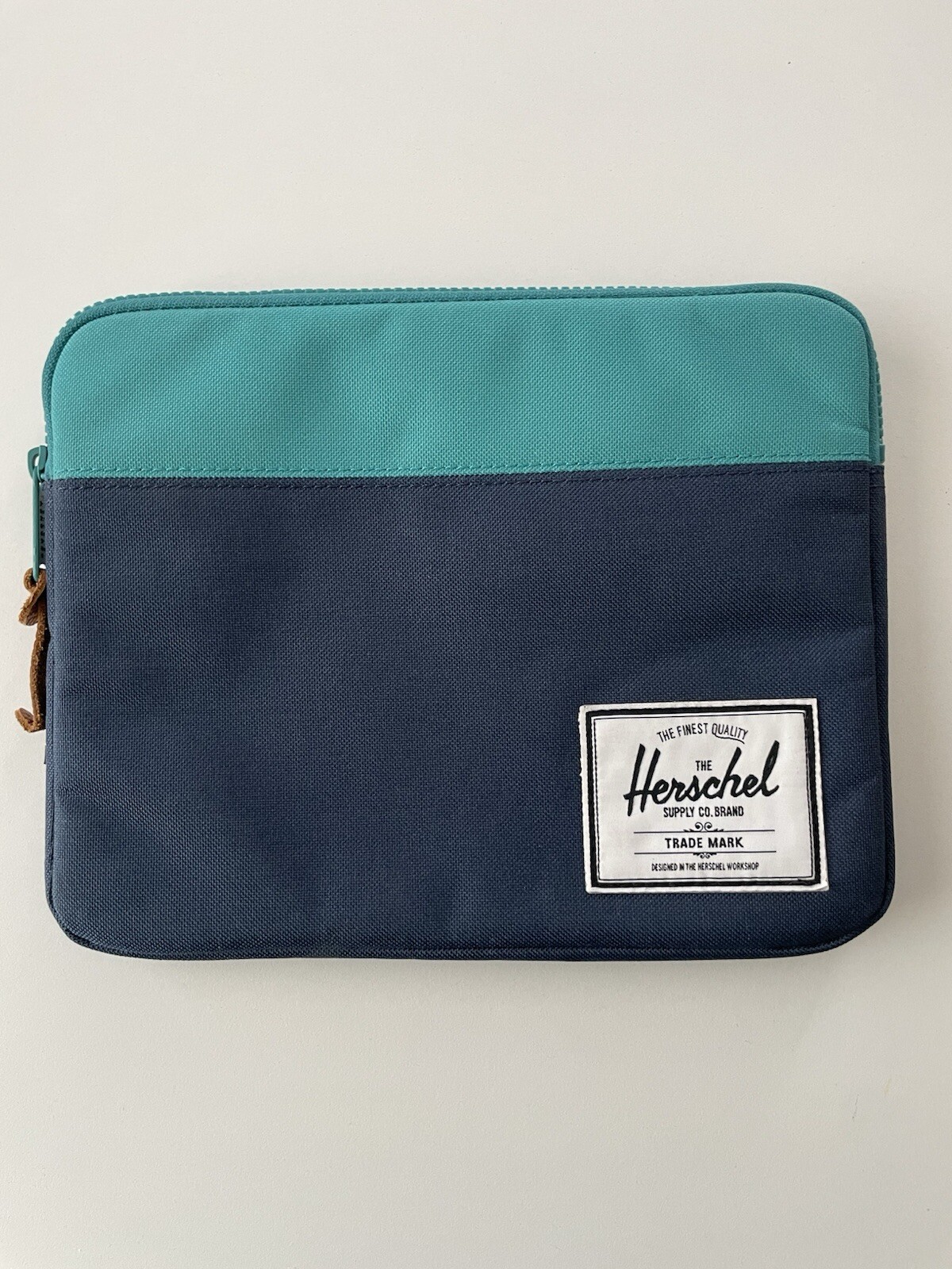 The Herschel Co Soft Padded Case Cover MacBook OS/iPad Mini/Tablet Blue Green