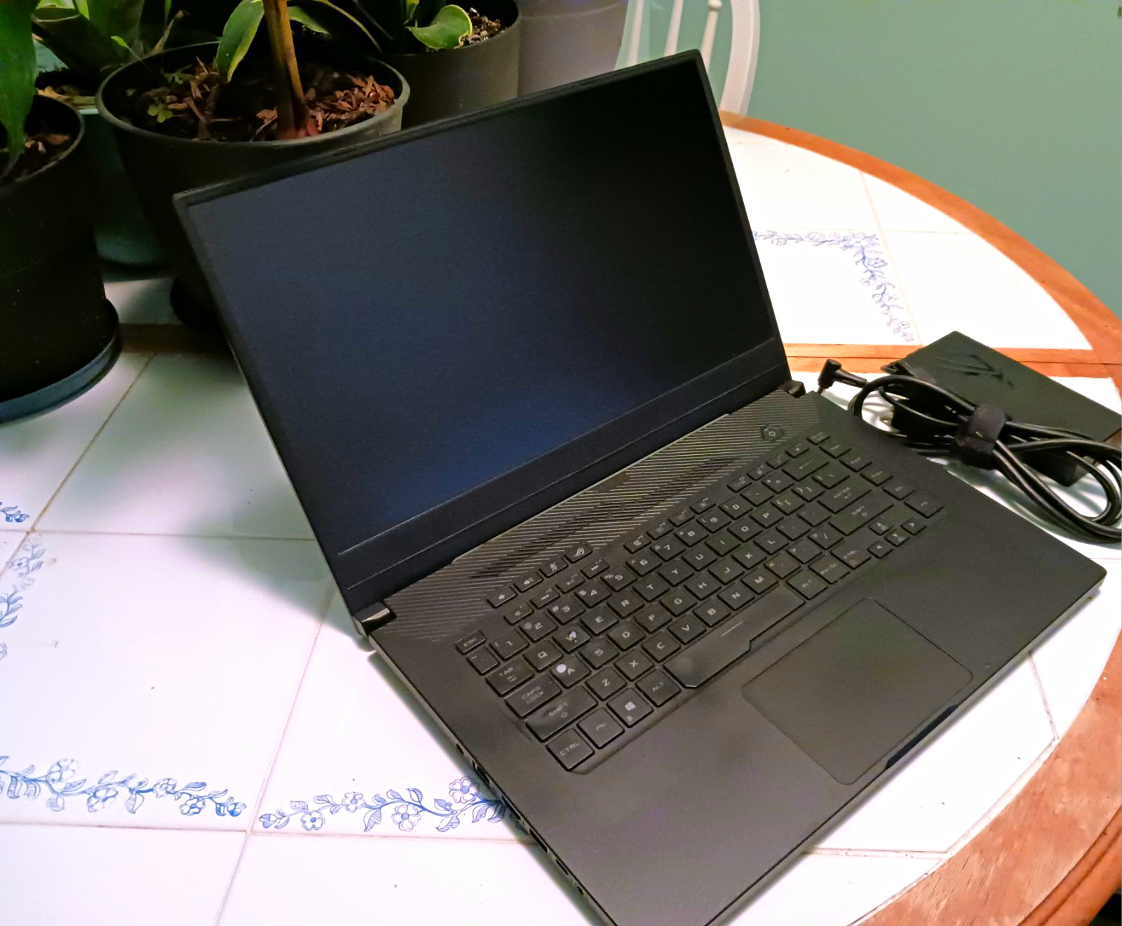 ASUS ROG ZEPHYRUS GA502DU AMD RYZEN 7 3750 1660TI 16GB DDR4 512GB SSD 120Hz