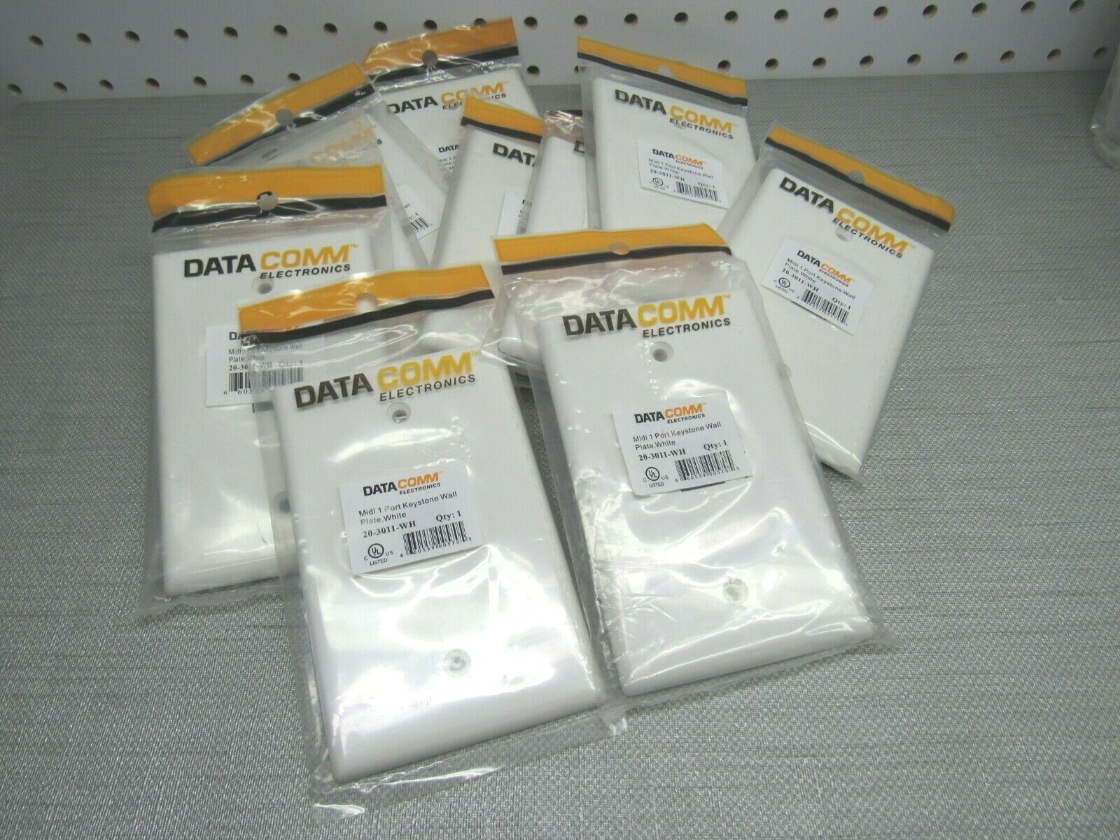 DataComm Electronics 1 Port Keystone Wall Plate White 20-3011-WH Lot of 10