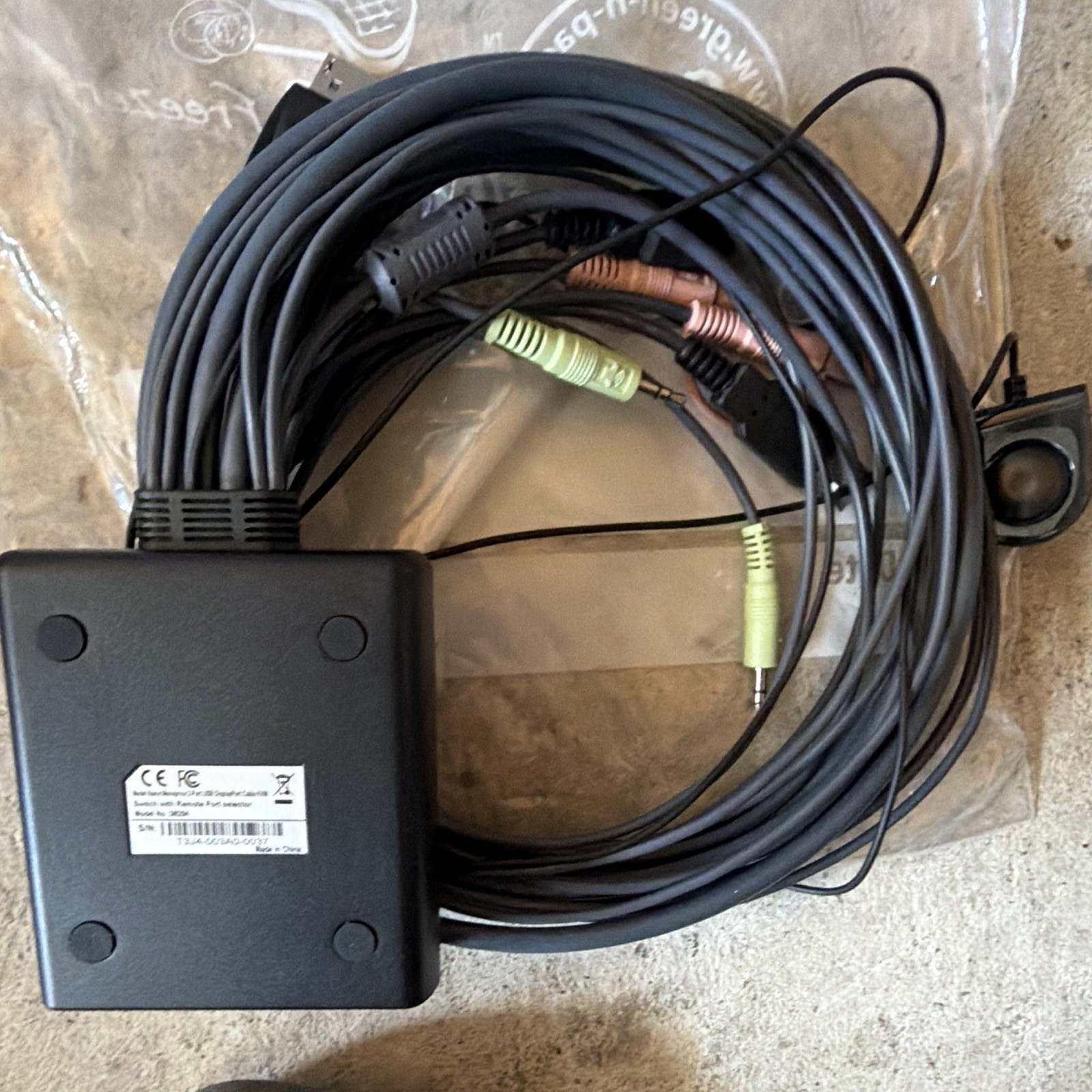 Monoprice 2 Port USB DisplayPort Cable KVM Switch 38294 New Open Box