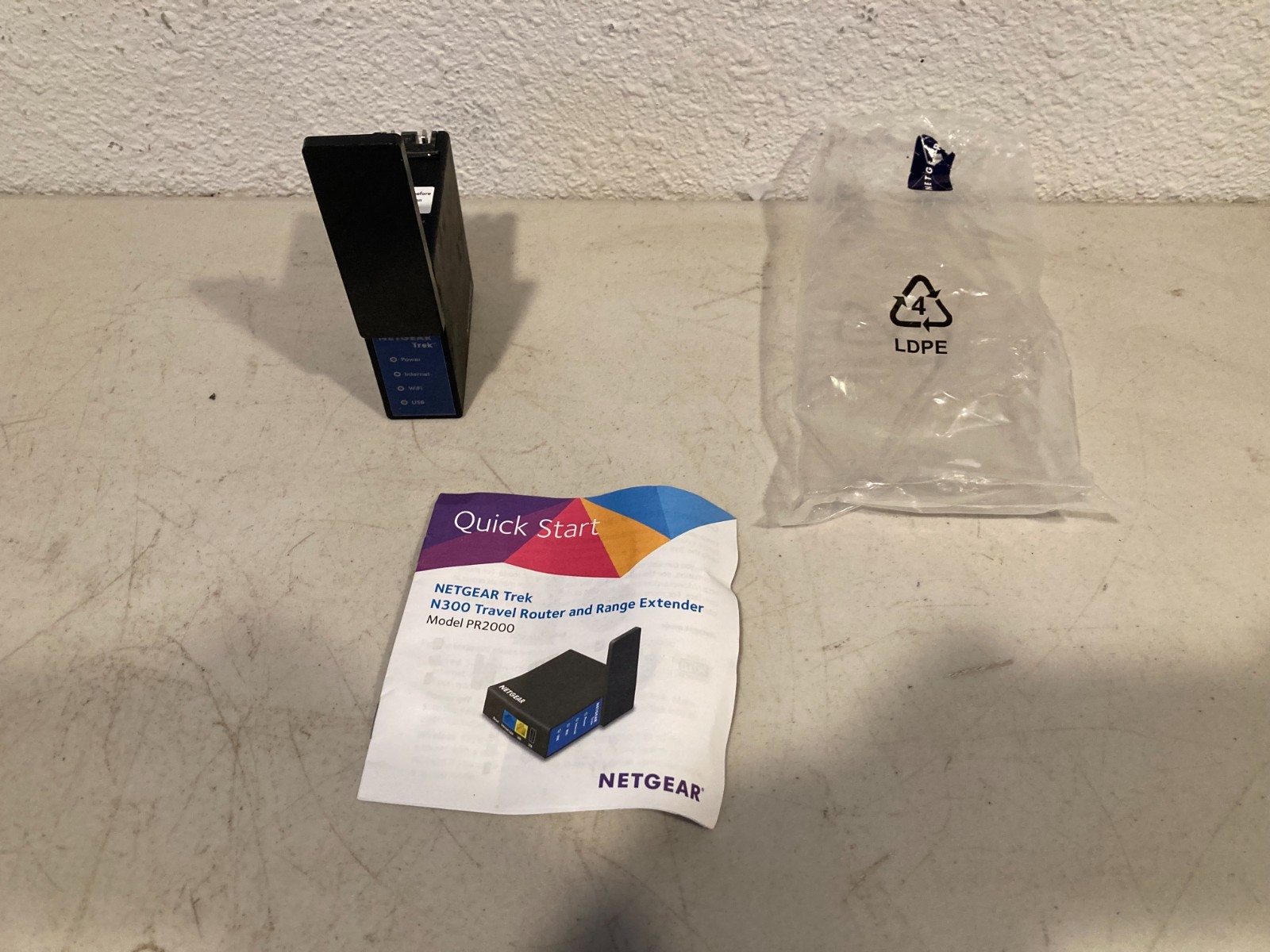NETGEAR Trek N300 Travel Router Range Extender Wireless Bridge PR2000