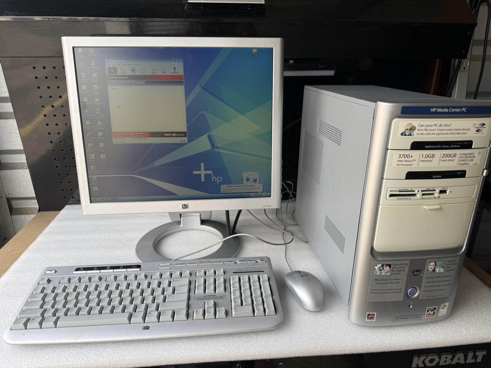 HP Pavilion a1230n Computer Bundle Win XP Media Center AMD Athlon 64 3800+ 960MB