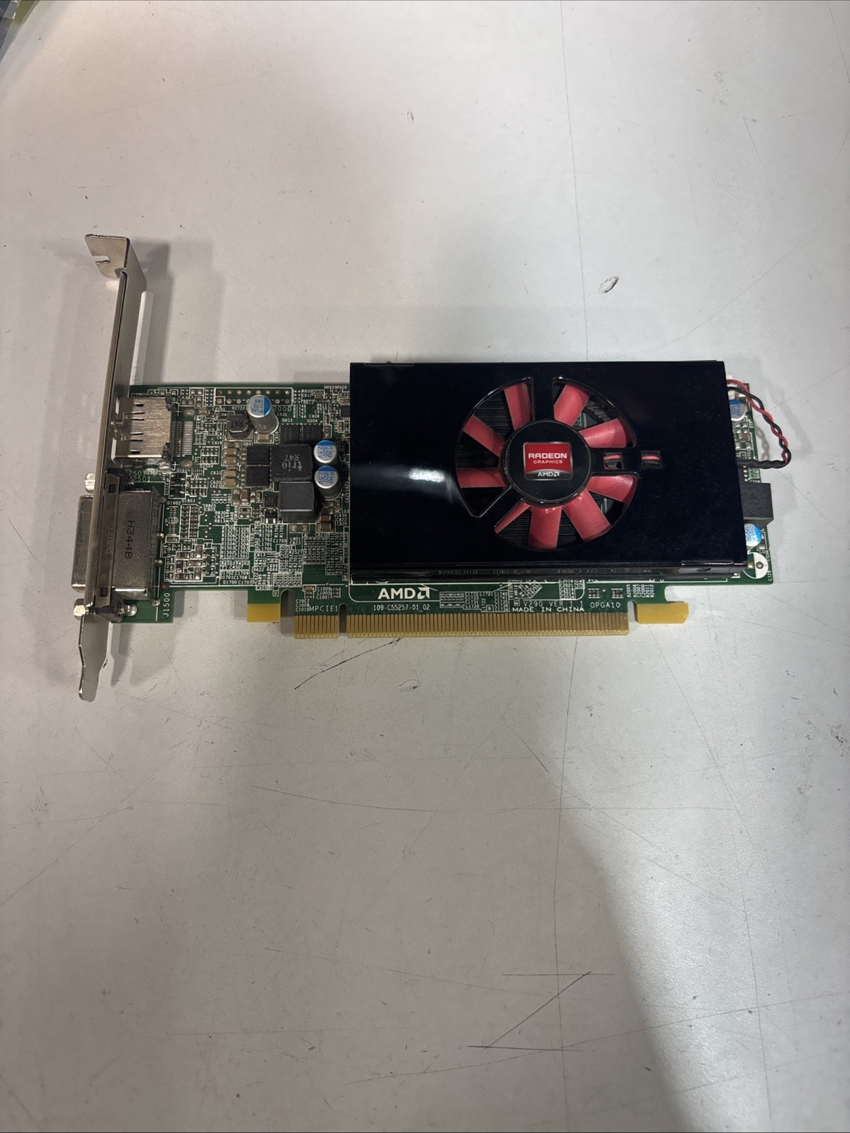 AMD RADEON Graphics Card 109-C55257-01_02