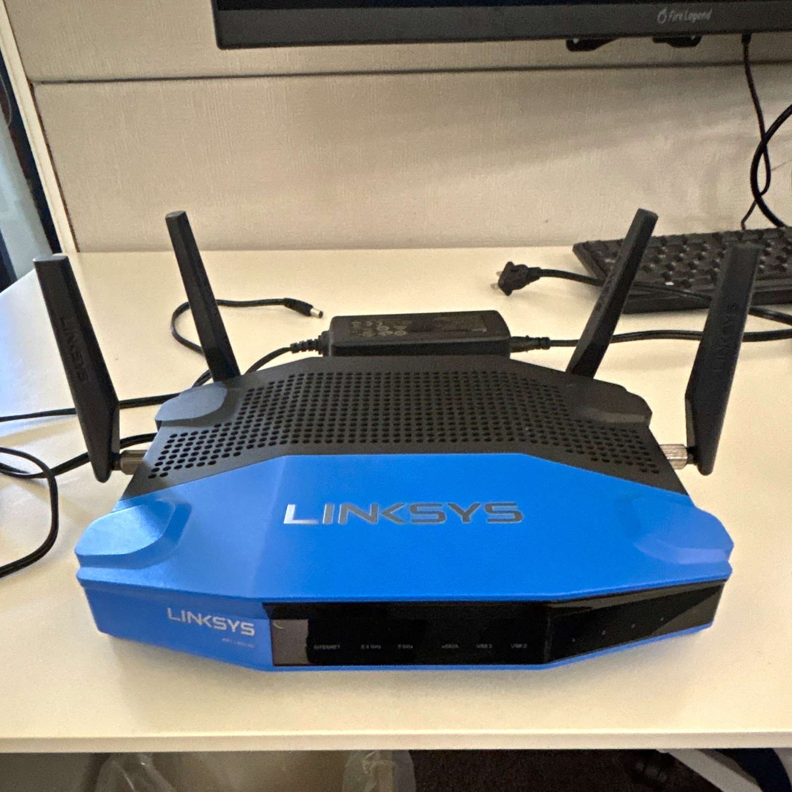 Linksys WRT1900AC Dual-Band AC1900 Router, 4-Port Gigabit, USB 3.0 Blue