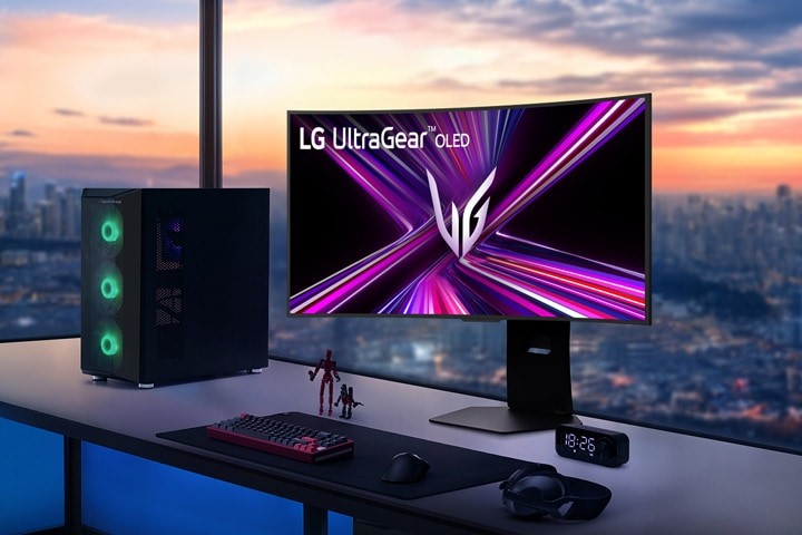 LG 34 UltraGear WQHD OLED Curved Gaming Monitor | 240Hz; 0.03ms (GtG) | Open Box