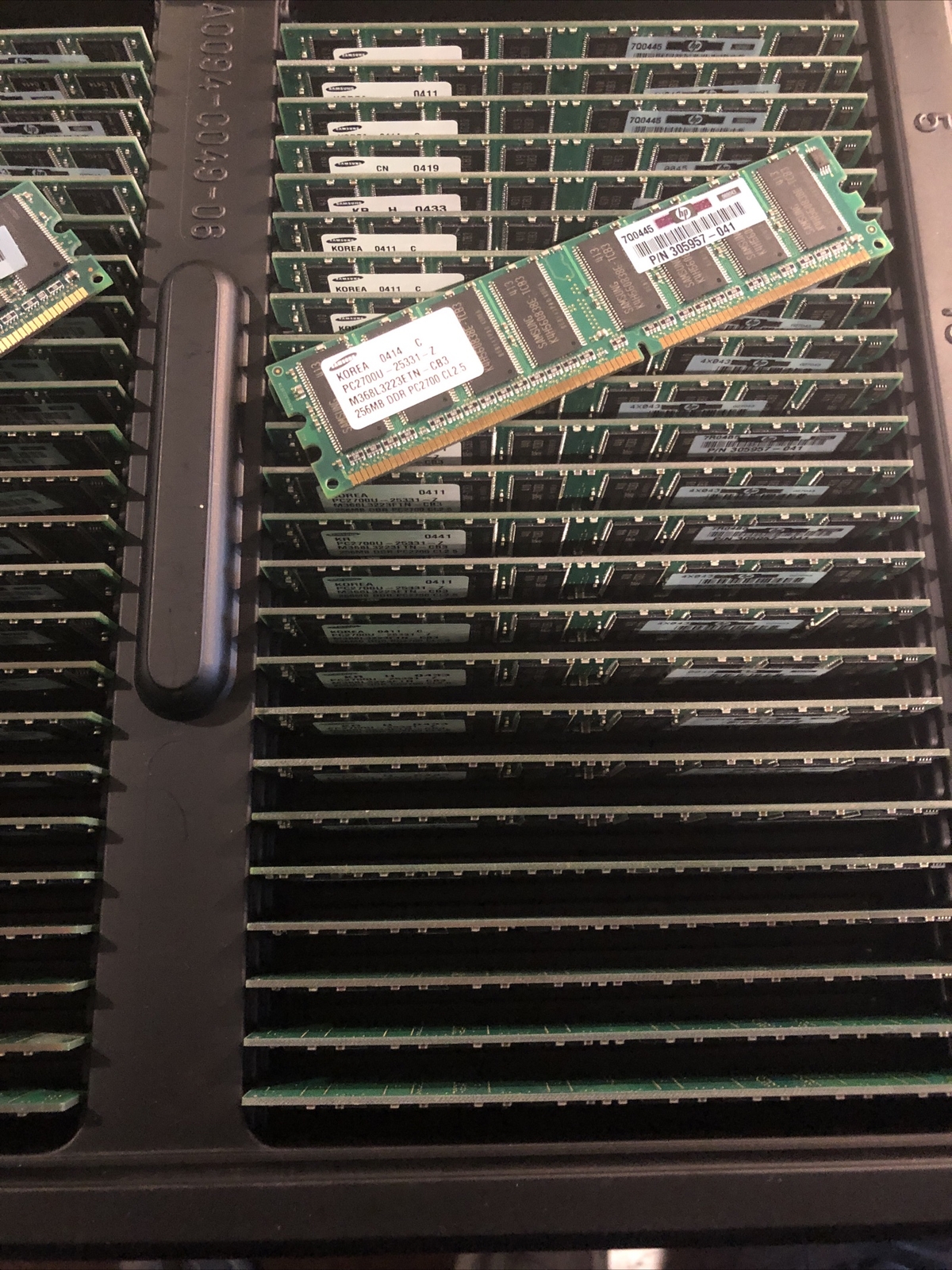 NEW 2x 256MB 512MB Total HP Memory 305957-041 PC2700 DDR 333 SDRAM Samsung etc..