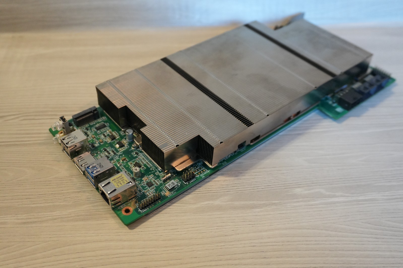 ASRock BC-250 AMD PS5 APU 8-Core Unlocked Modded BIOS 3.0 256GB NVMe CachyOS