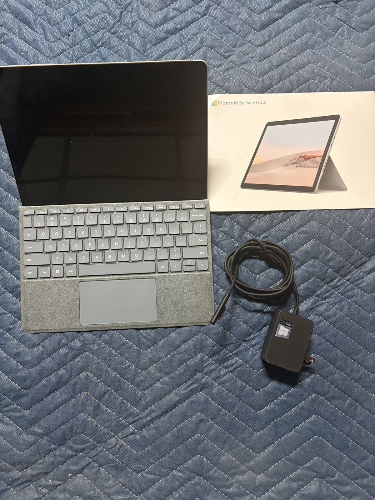 Microsoft Surface Go 2 - Windows 10 - with Charger