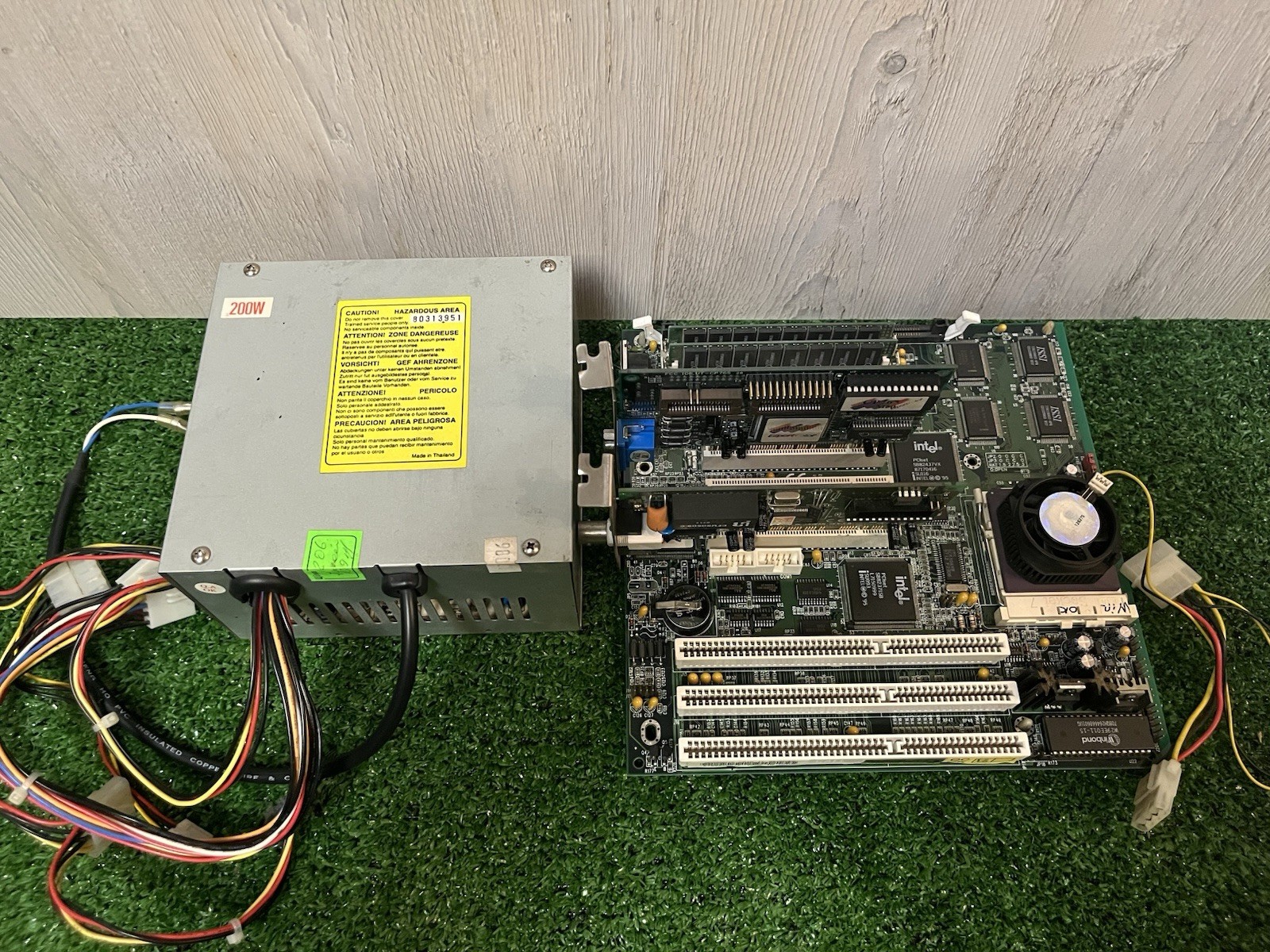 Vintage Socket 7 PC Pentium 166 DataExpert EXP8J61 ISA PCI