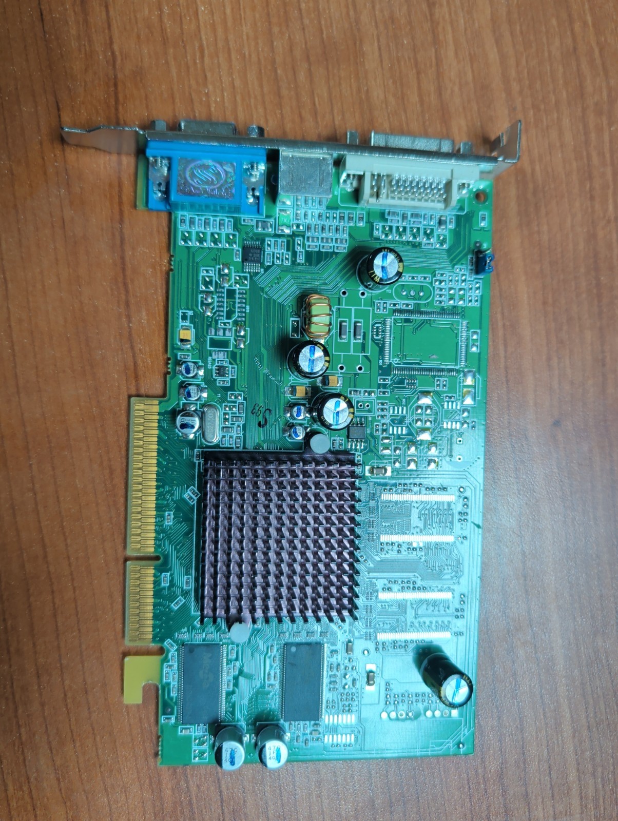 Vintage ATI Radeon 9600SE AGP 102A0350910 Video Card 128MB  VGA DVI S-Video
