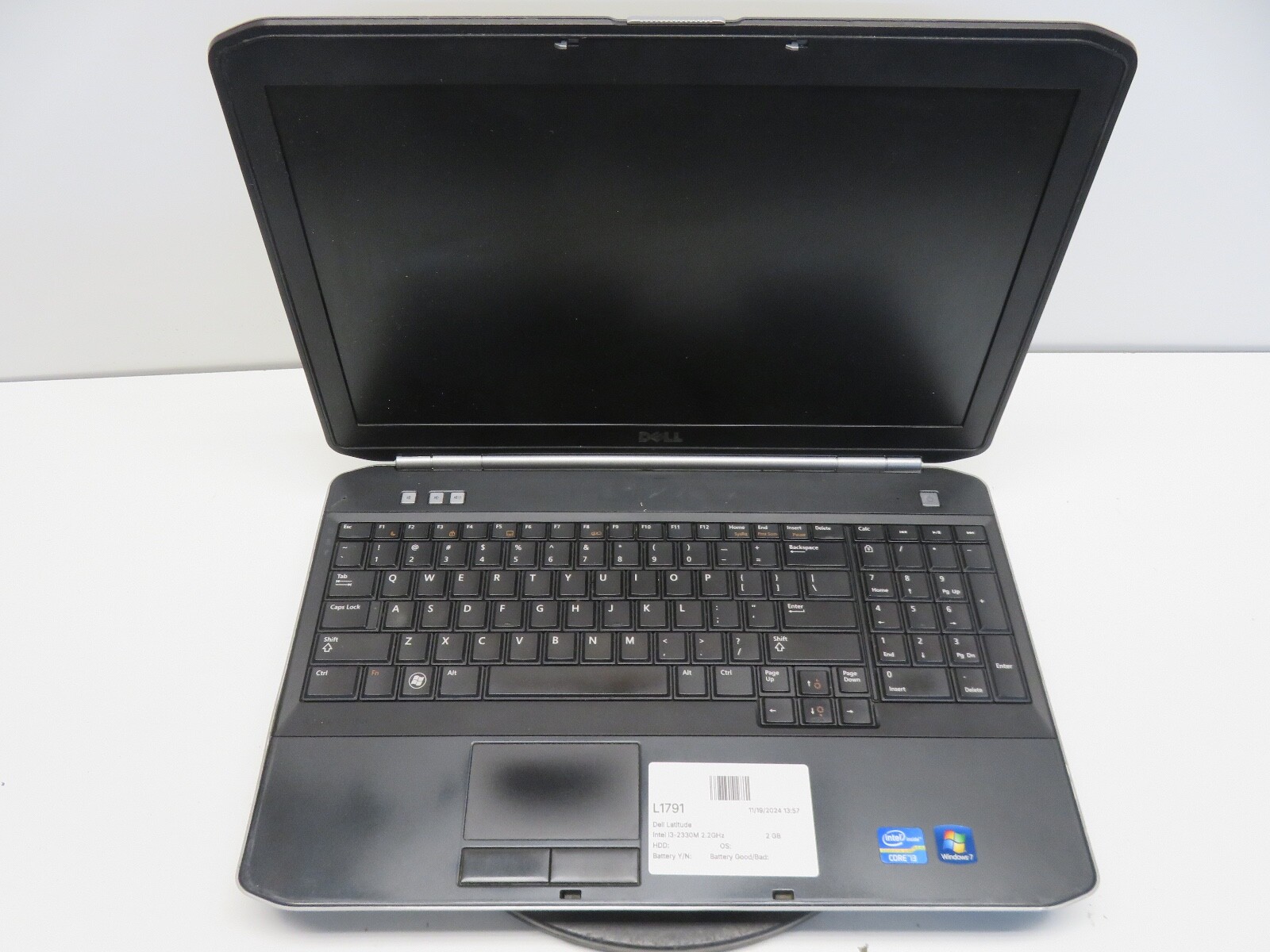 Dell Latitude P15F Laptop Intel Core i3-2330M 2.2GHz 2 GB NO HDD No Batt