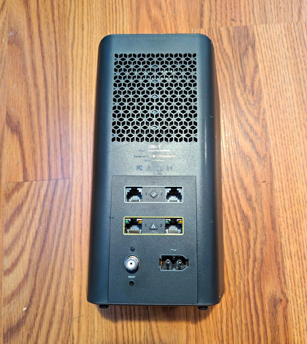 Comcast Xfinity XB6-T DOCSIS 3.1 Cable Modem Router 1 Gbps WiFi 4-Port Black