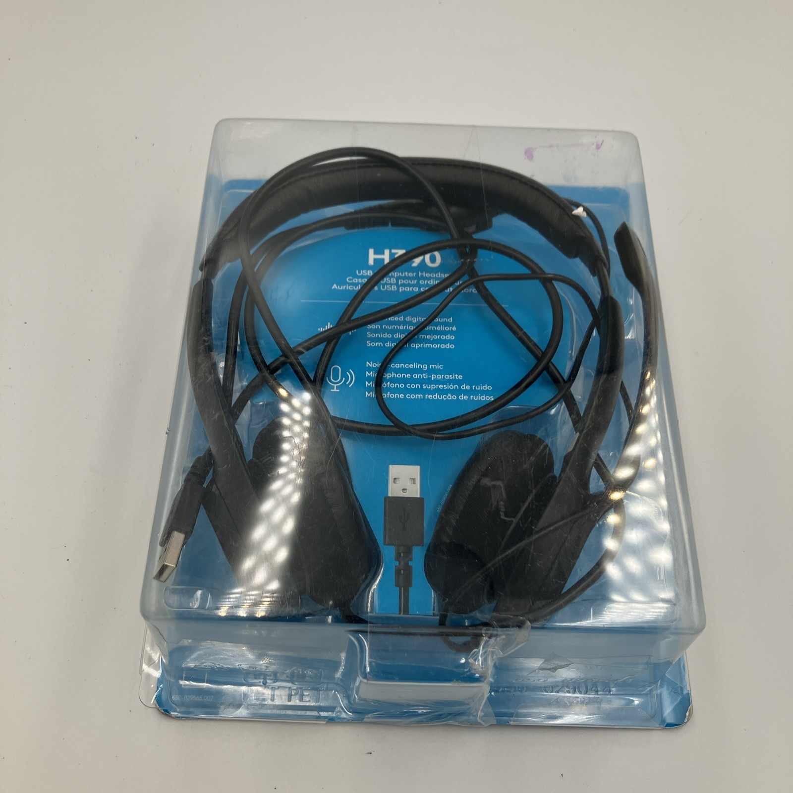 Open Box Logitech H390 USB-A Computer Headset Noise Cancelling Mic