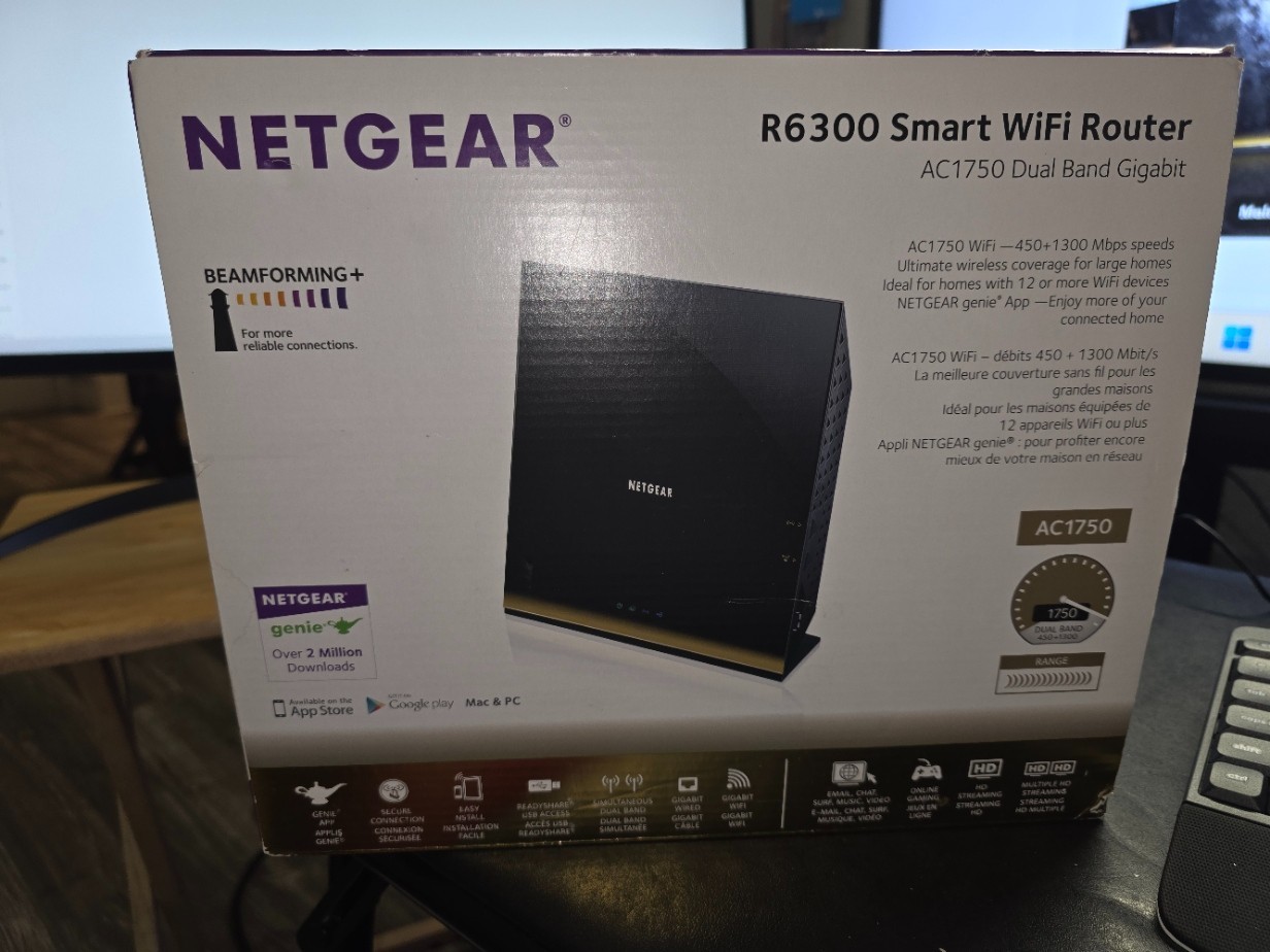 Netgear R6300 Smart WiFi Router, AC1750 Dual Band Gigabit 4 Port Switch