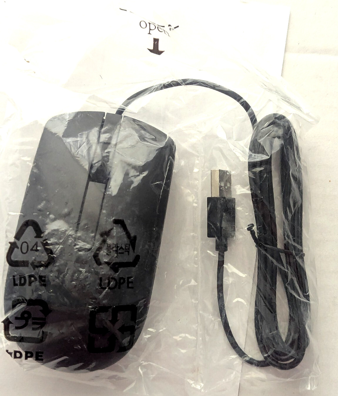 Standard Black Mouse with Wheel Scroll Button - USB Connection - (Brand New)