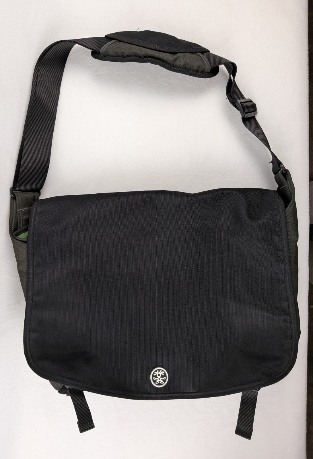Crumpler The Dreadful Embarrassment Laptop Messenger Bag Black and Green