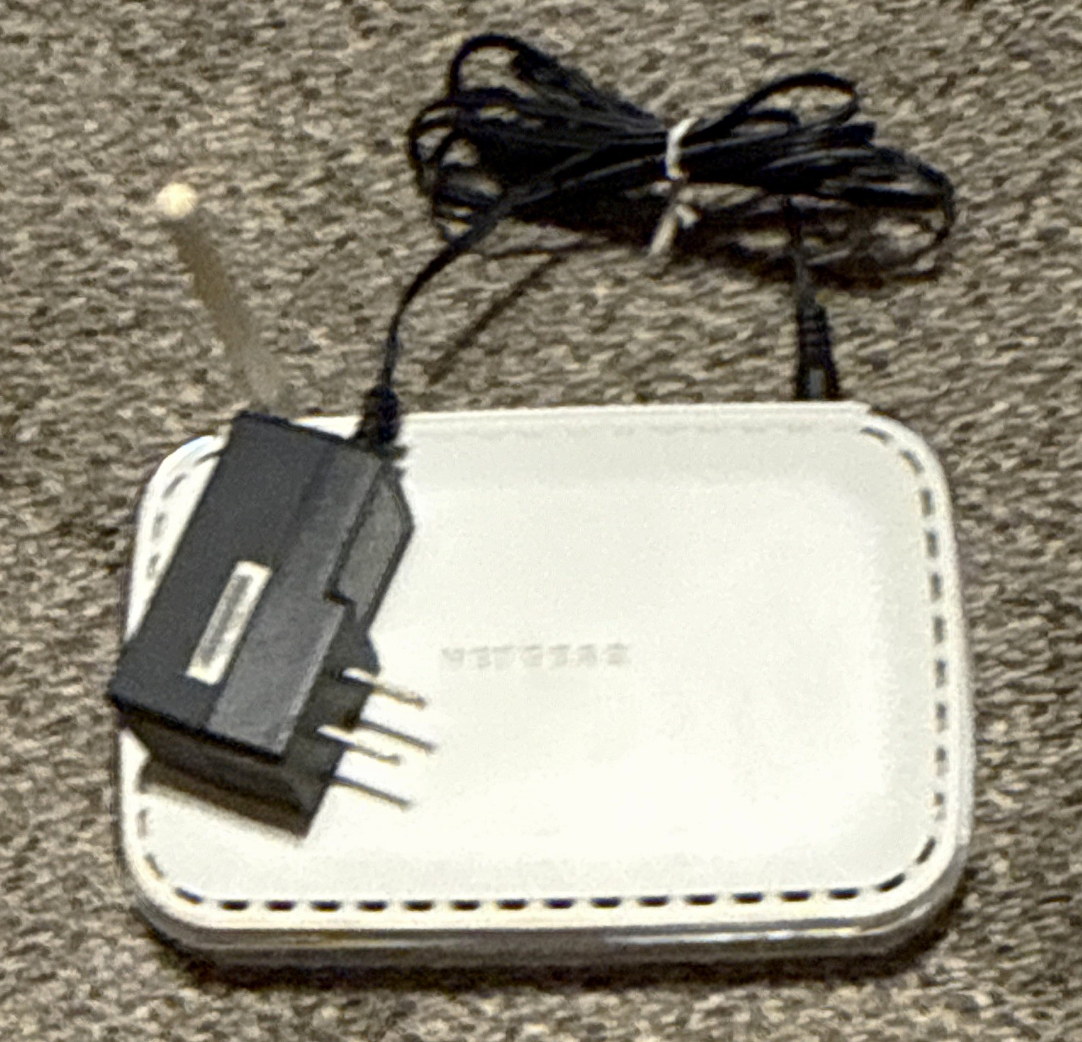 NETGEAR WGR614 v9 Wireless-G Router 54 Mbps White 4-Port 10/100 + AC