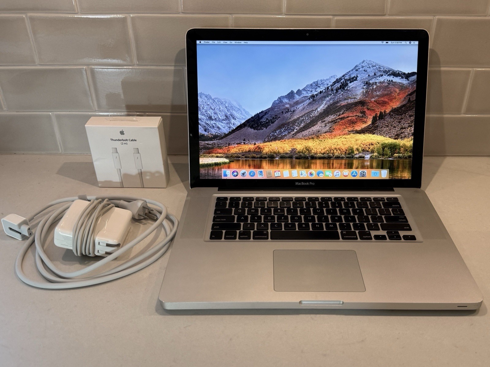Apple 2010 15" MacBook Pro 2.66GHz i7 CUSTOM 1TB Samsung SSD 8GB A1286 Bundle