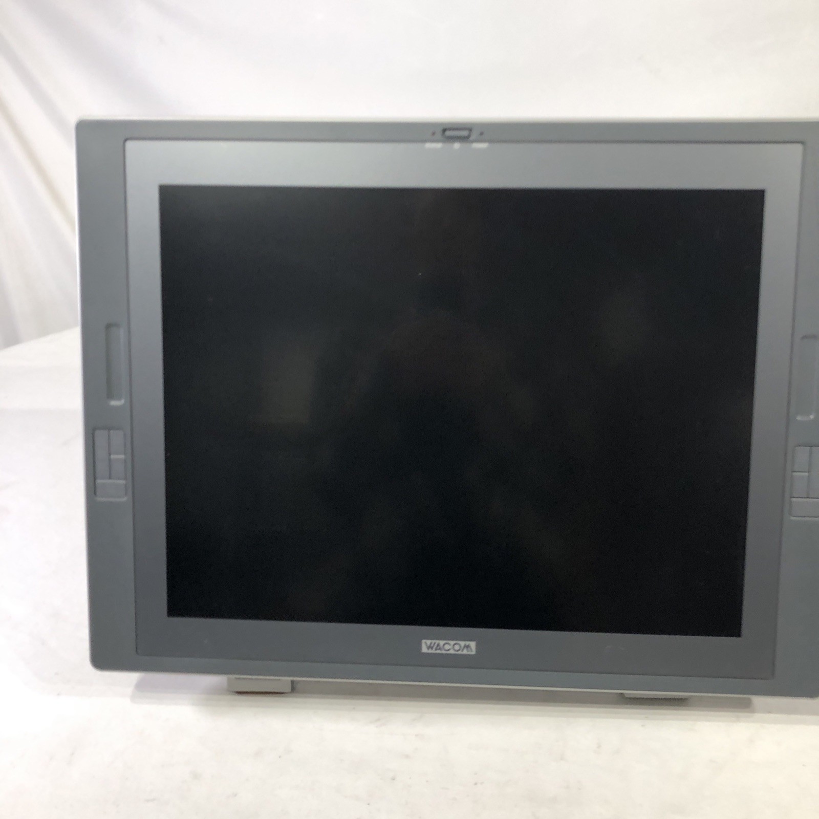 Wacom Cintiq 21UX DTK-2100 Graphics Tablet Monitor + Stand NO STYLUS Untested