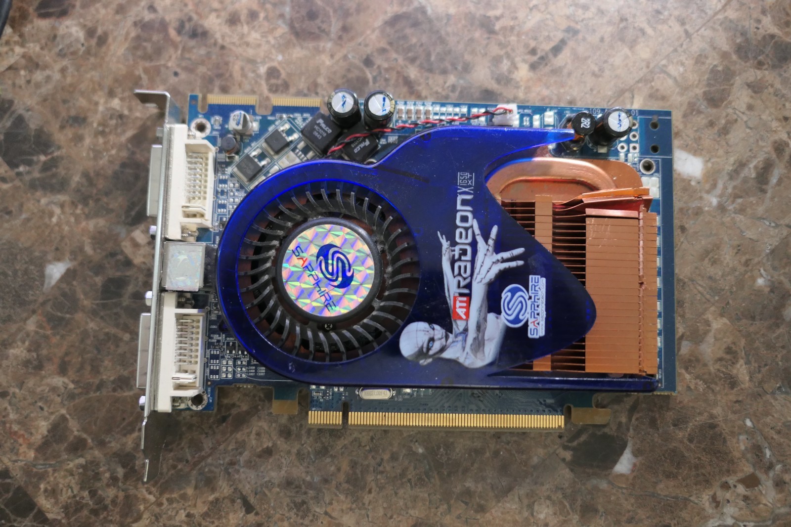 ATI Sapphire Radeon X1650 XT 256MB DDR3 PCI-E Dual DVI/TVO Video Graphics Card