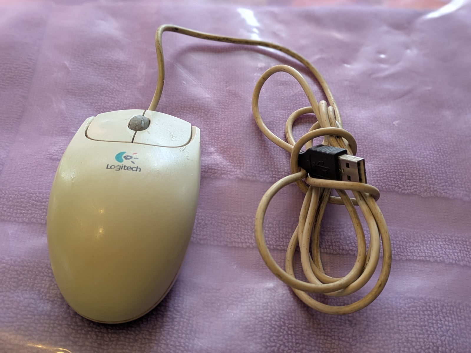 Logitech First Pilot White Wheel Mouse USB/PS2 mbe-58