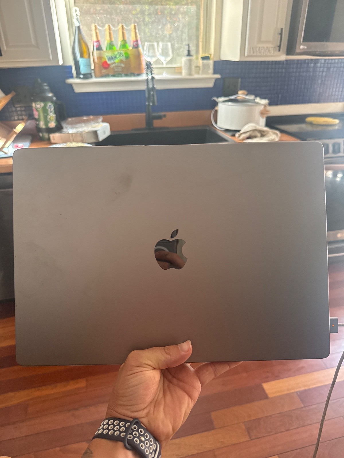 Apple macbook pro 2023 16 inch m2 pro silver used