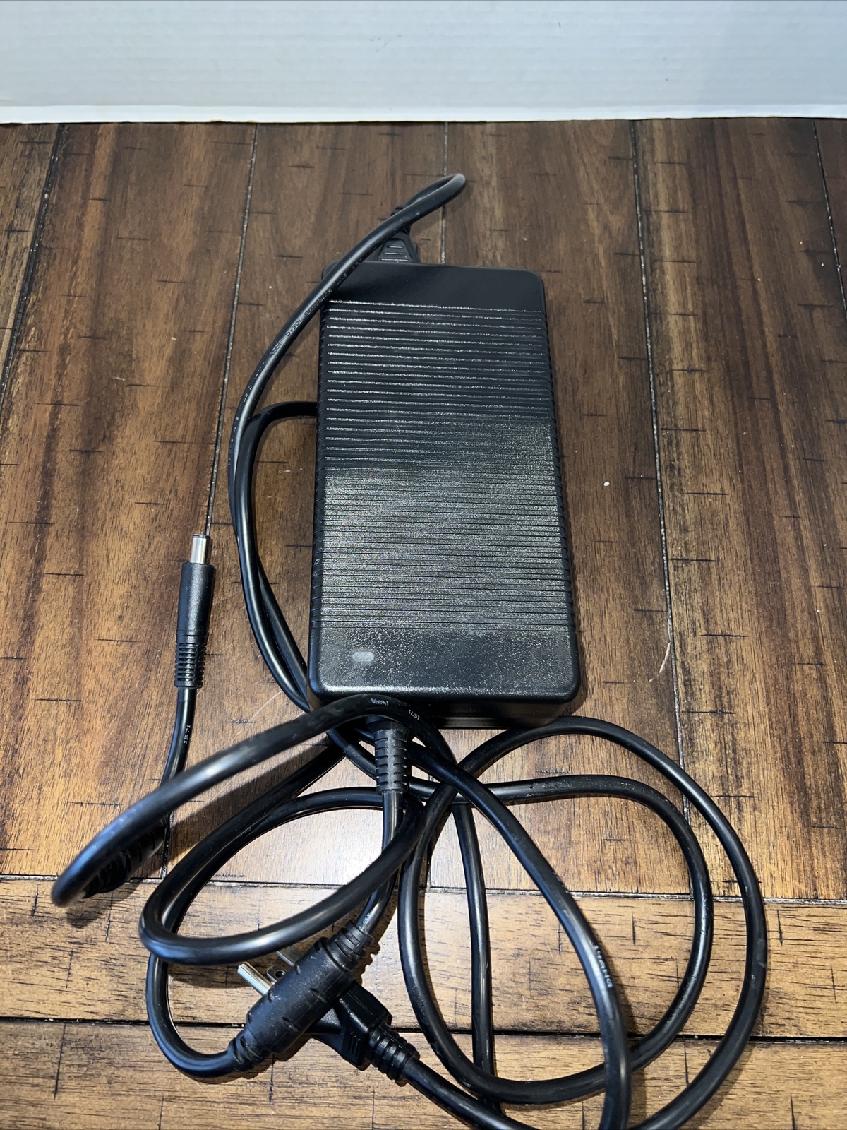 M Superer 240W 19.5V 12.3A Laptop AC Adapter Power Supply