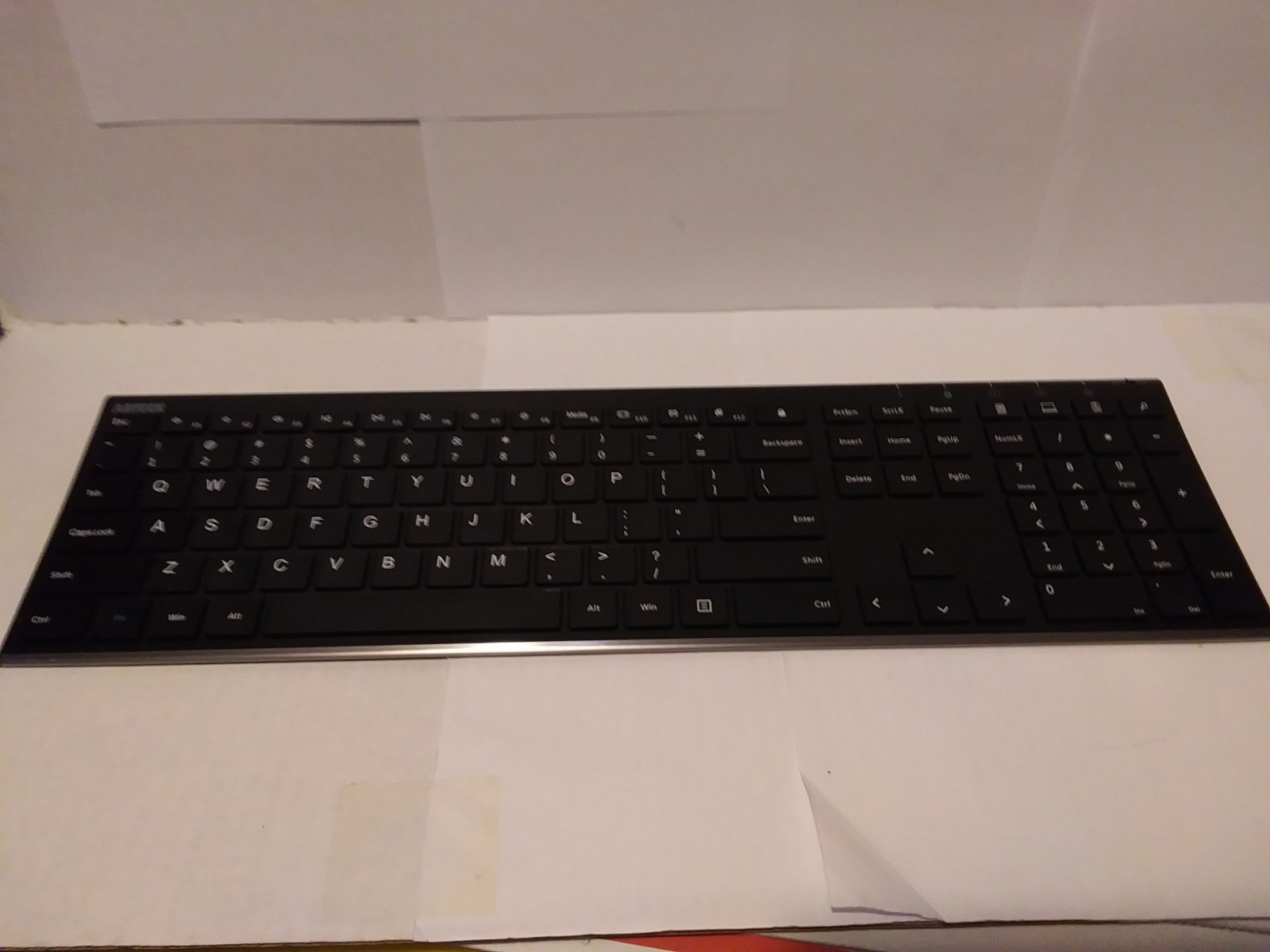 Arteck Stainless Steel Ultra Slim Full Size Keyboard, HW 192 (2.4G Wireless)