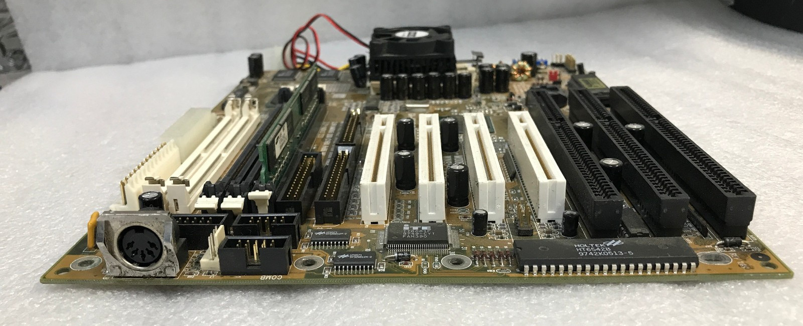 Gigabyte GA-586TX3 Motherboard W/ CPU  AND Memory ( Please See Photo )