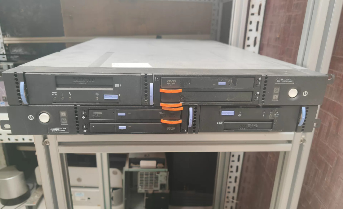 1pcs IBM 7214-1U2 System Storage Tape/Optical Storage Device Enclosure