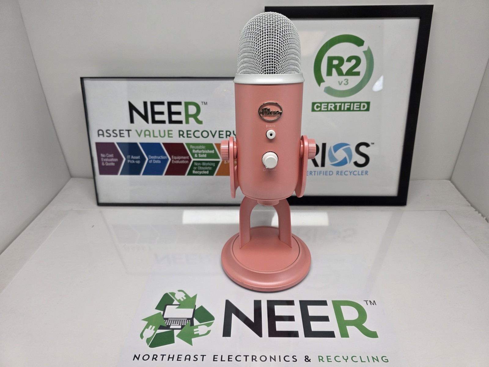 Blue Yeti USB Desktop Microphone Pink w/ Stand, Mute Button, Adjustable Mount