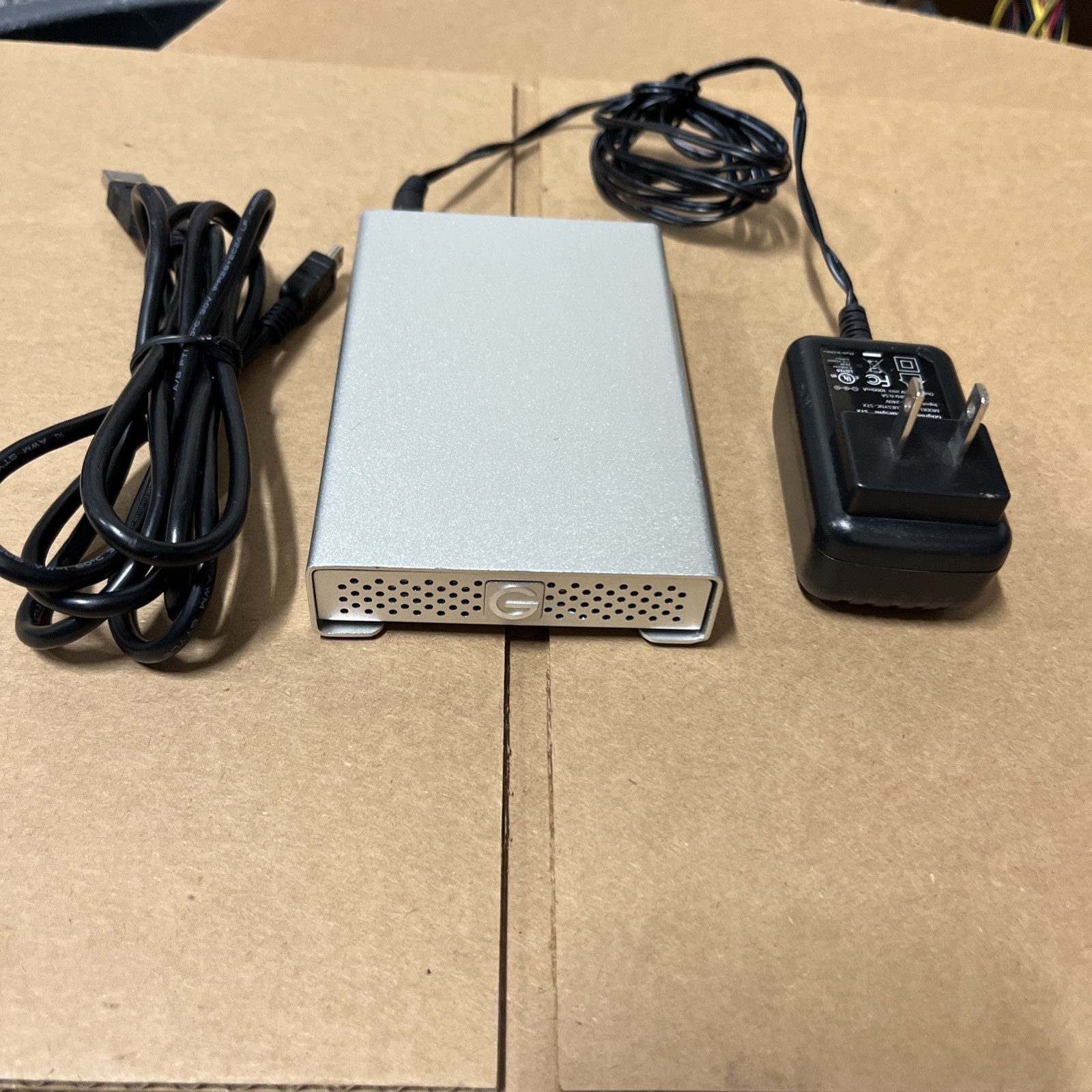 G-Technology G-DRIVE mini 1TB 7200RPM Silver External HDD FW800 USB2 W/ USB Cord