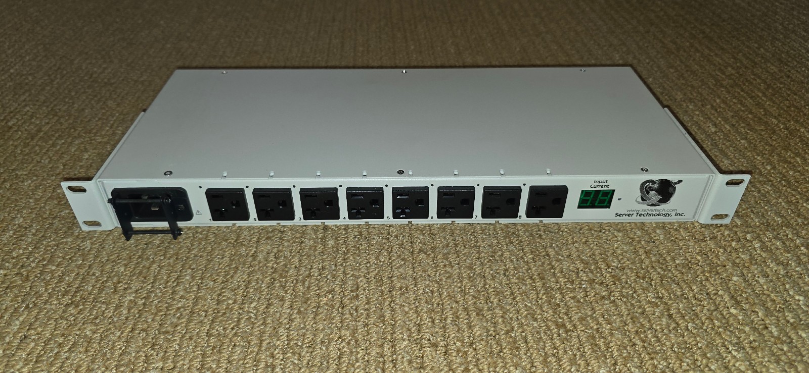 Server Technology Switched Cabinet Power Distribution Unit - Sentry CX-8H1-C20M