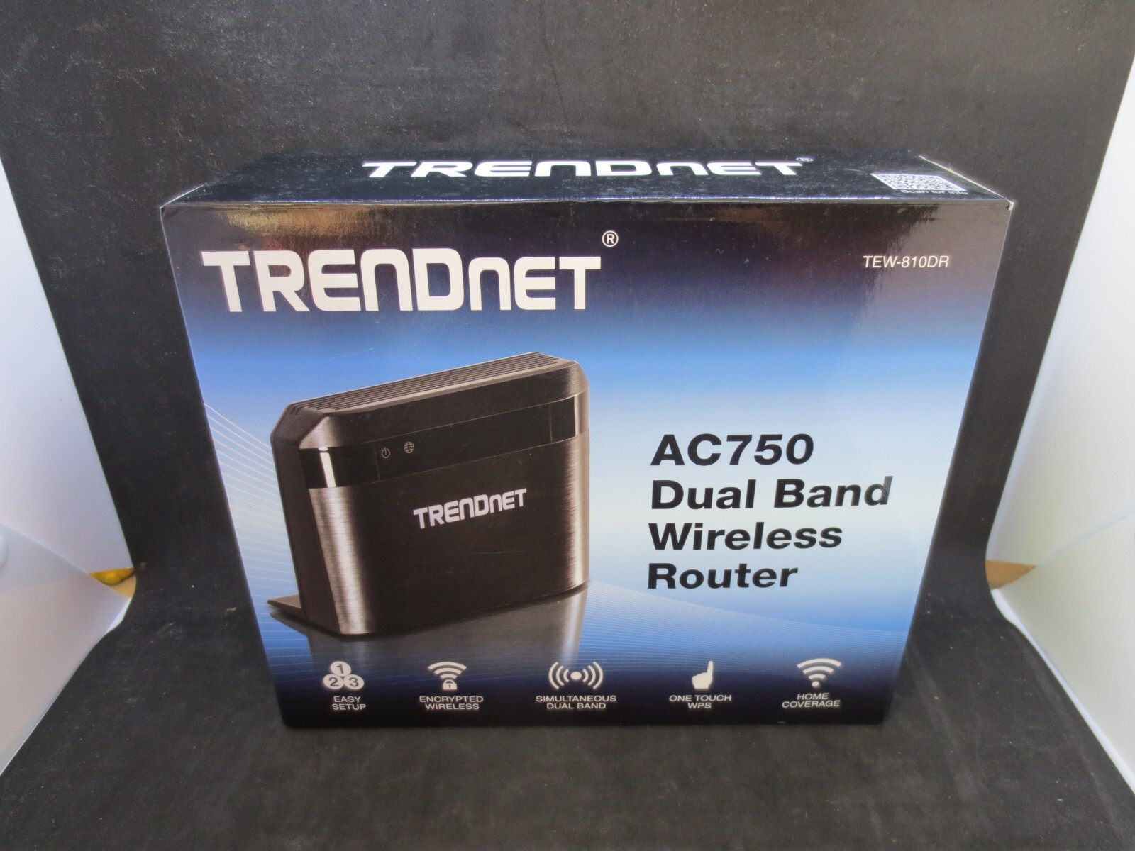 Trendnet TEW-810DR AC 750 Dual Band Wireless Router - WiFi - Brand New