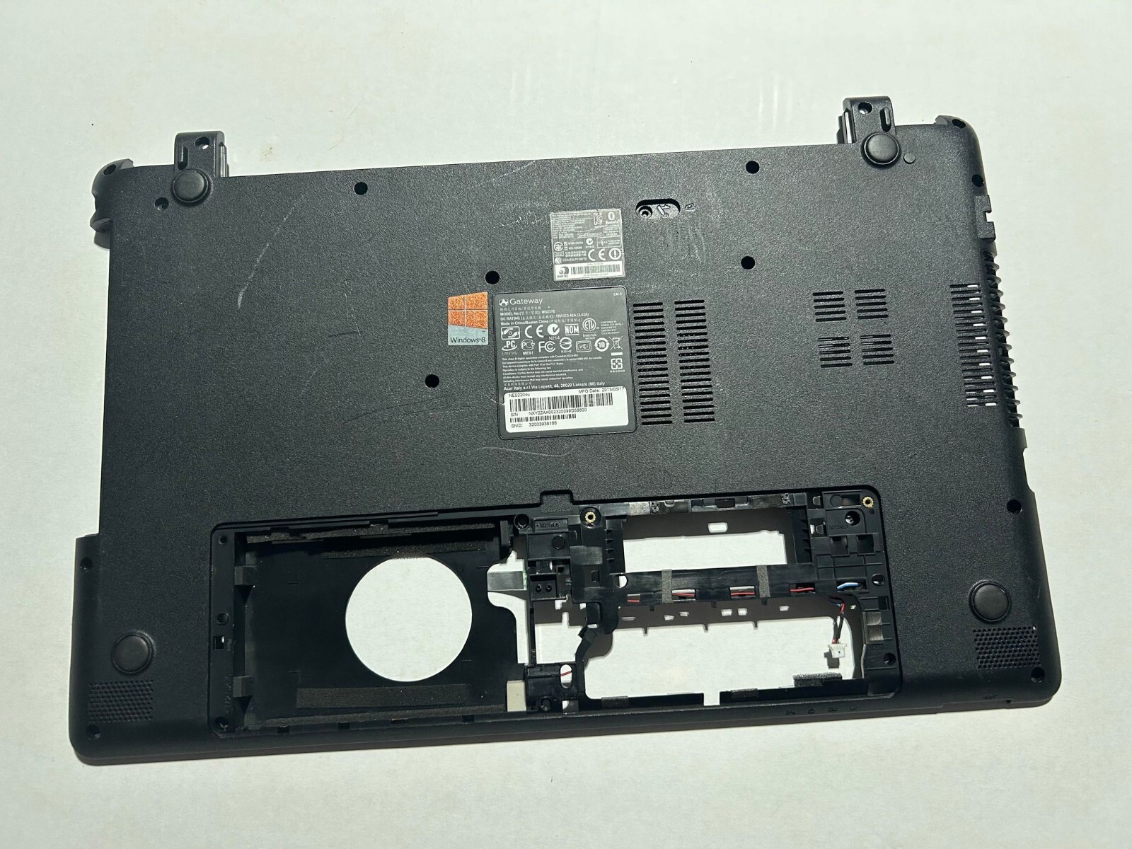 Gateway NE52202h NE522 MS2370 Bottom Base Case Cover 604YU04002