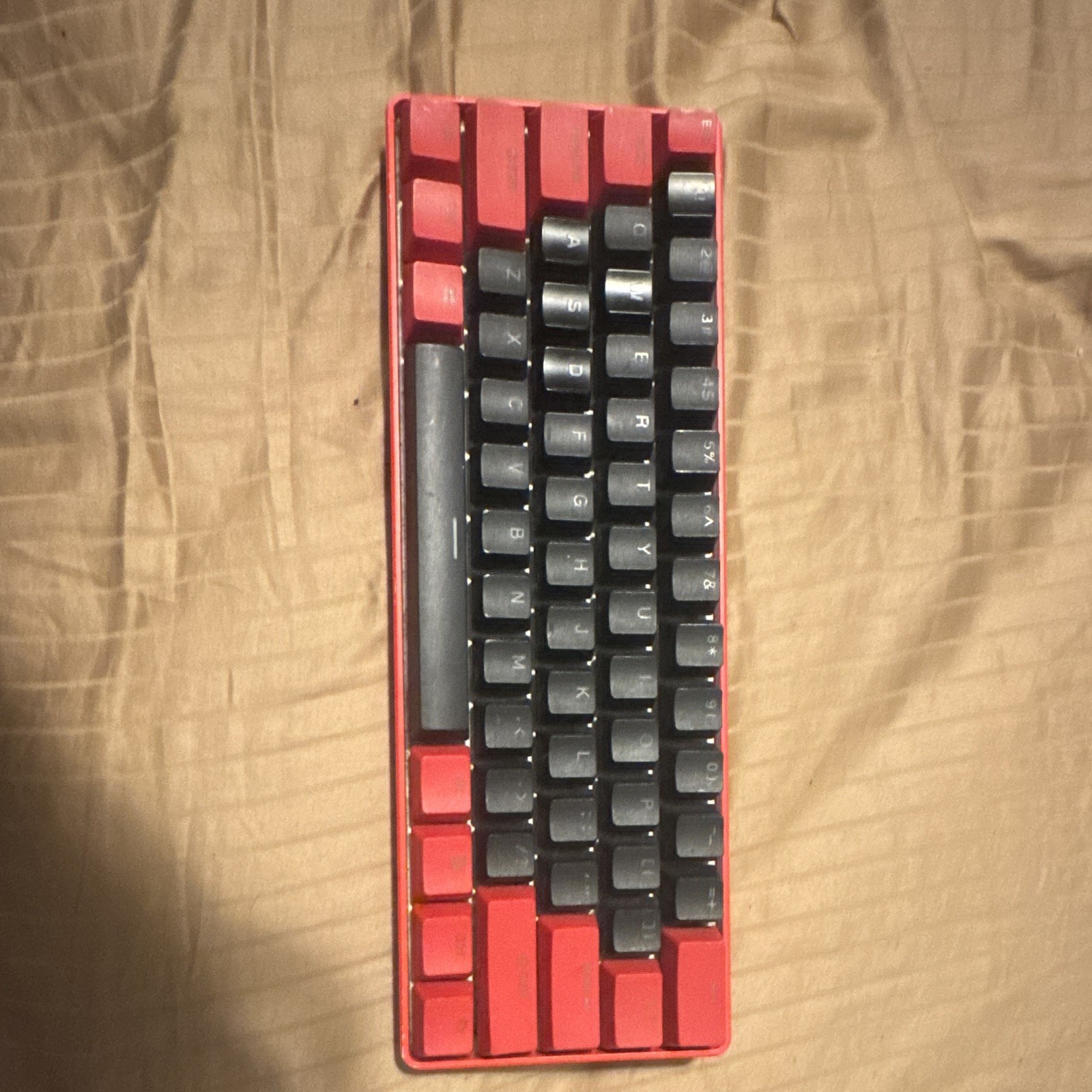 Matrix Keyboards Clix Compact Wired Mechanical Keyboard Red/Black QWERTY EN