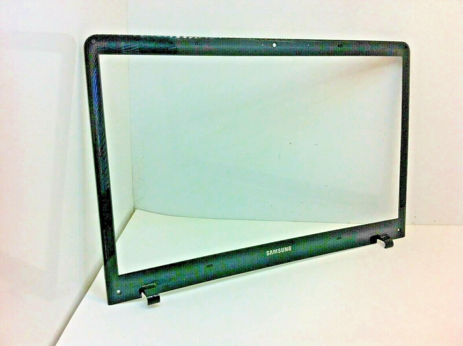 Genuine - Samsung NP355E7C 17.3" LCD Front Bezel - AP0RW000100 / 128
