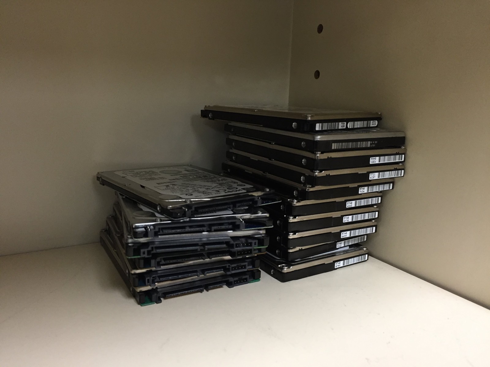 2.5 HDD Storage Rack 3D-Printed