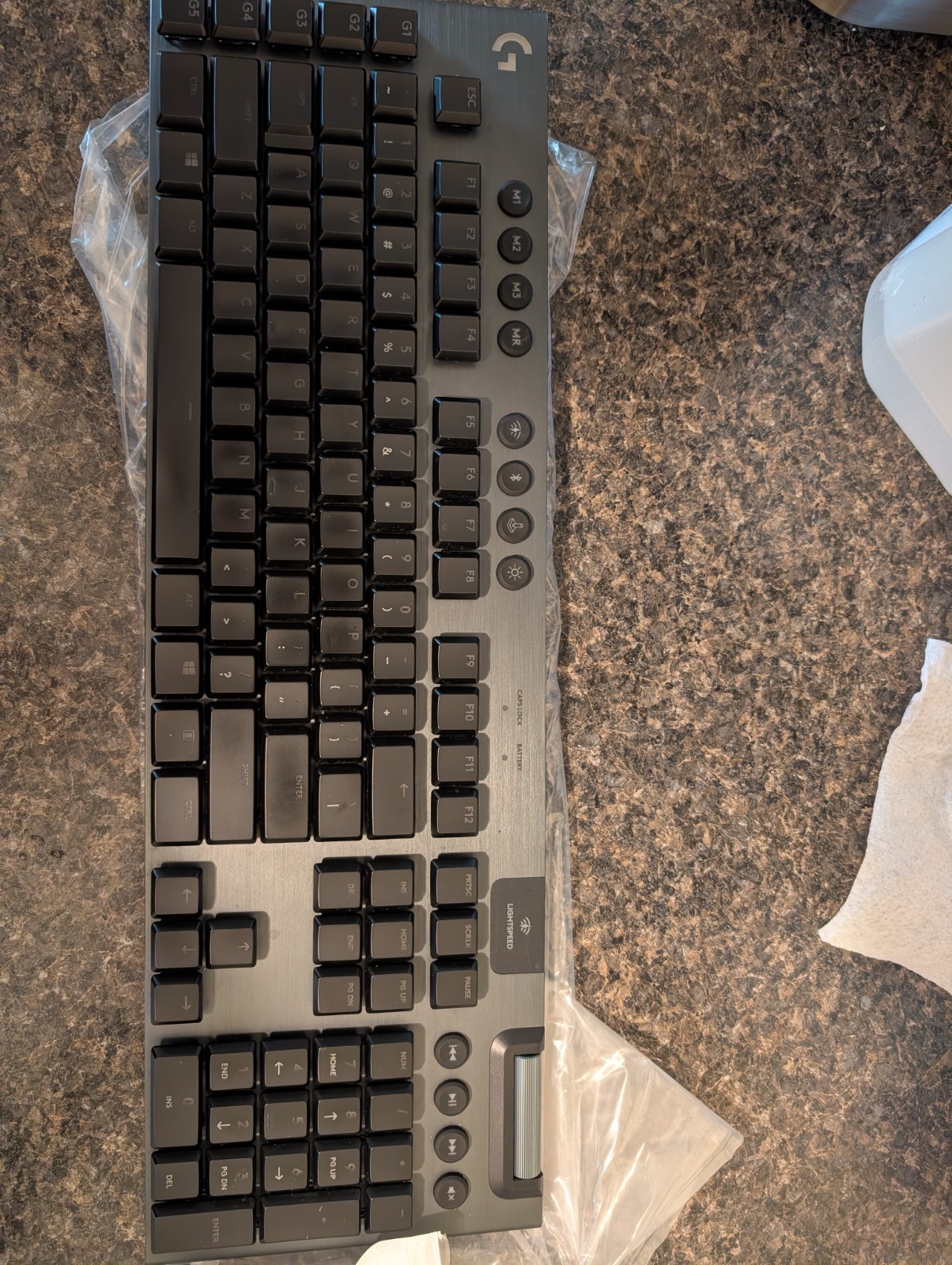 Logitech G915 LIGHTSPEED Wireless RGB Mechanical Gaming Keyboard GL Tactile